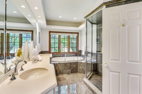 6972 Fieldstone Dr, Willowbrook IL  60527-6969 exterior