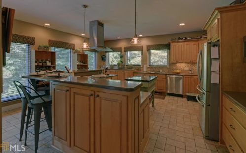 617 Spring Crest Rd, Cleveland, GA 30528-1787