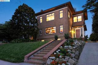 1106 Bay St, Alameda, CA 94501-3912