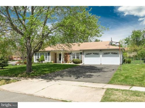 2 Beth Ann Way, Trenton, NJ 08638-1704