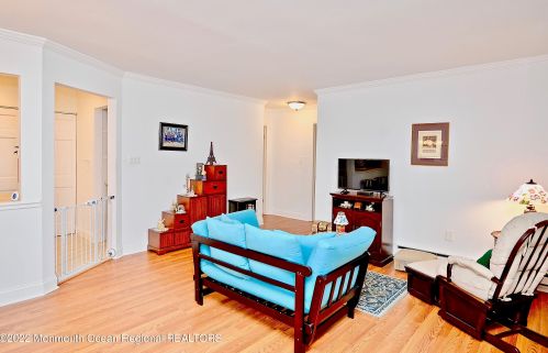 62 Manchester Ct, Tinton Falls NJ  07701-5496 exterior