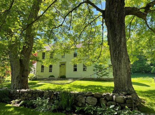 276 Guilds Hollow Rd, Bethlehem, CT 06751-1905