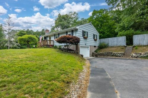 117 Kinney Rd, Amston, CT 06231-1410