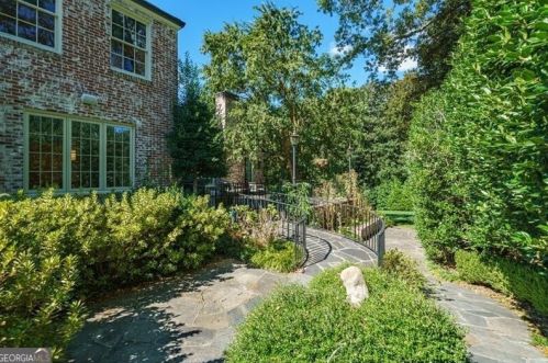 3180 Arden Rd, Atlanta GA  30305-1912 exterior