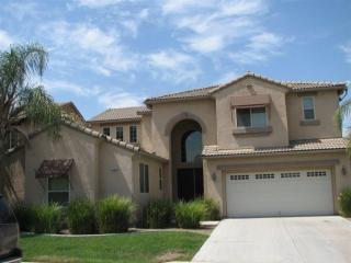 2154 Bundy Dr, Fresno, CA 93727-6556