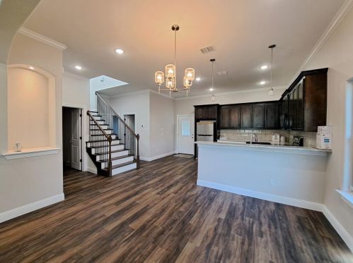 2603 Malone St, Fort Worth, TX 76106-7450