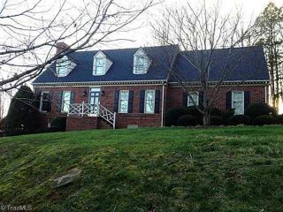 1089 Hillsdale Dr, Asheboro, NC 27203-4588