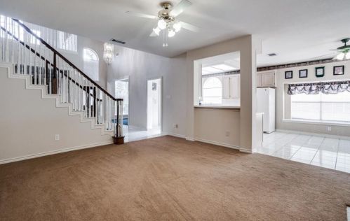 1113 Hunters Crk Dr, Carrollton TX 75007-1112 exterior