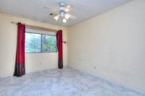 2570 Bradford Sq, Atlanta GA  30345-1366 exterior