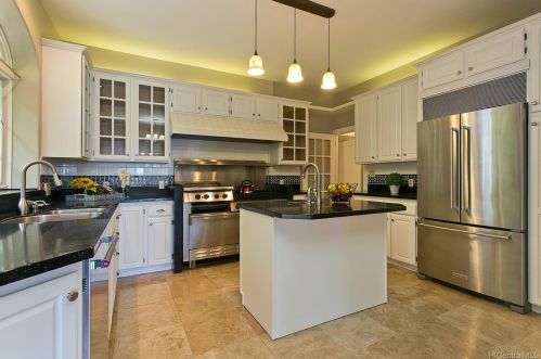 3236 Huelani Dr, Honolulu HI  96822-1233 exterior