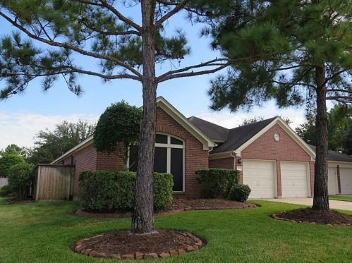 3207 Ivy Bend Dr, Pearland, TX 77584-5924