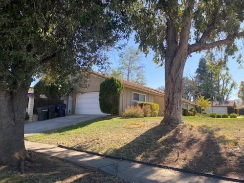 1453 Fernwood Dr, Redlands, CA 92374-5454