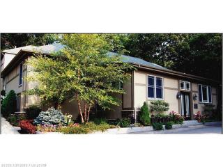 37 Hoyts Ln, Ogunquit, ME 03907-3241