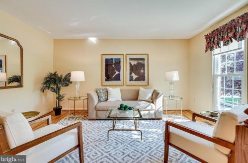 509 Herndon Woods Ct, Herndon VA  20170-5135 exterior