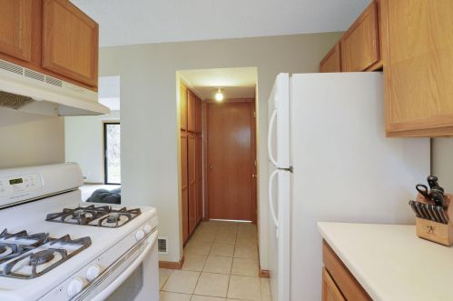 3235 Dodd Ln, Saint Paul MN 55121-2305 exterior