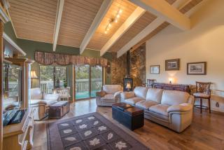 10300 Schaffer Dr, Truckee CA  96161-1903 exterior