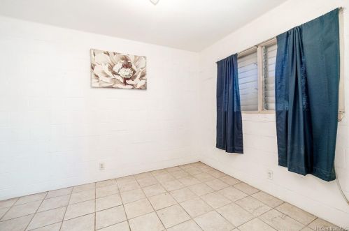 3115 Castle St, Honolulu HI  96815-3828 exterior
