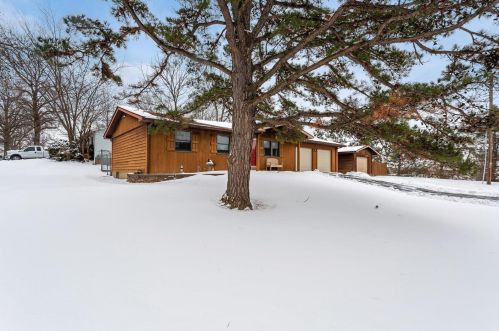 1711 Conifer Ln, Hazelwood, MO 63042-1507