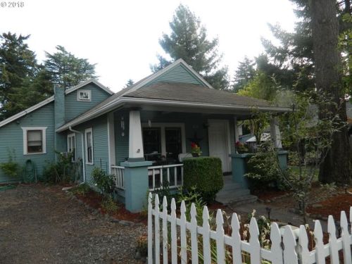 5808 Hazel Pl, Portland, OR 97222-3811