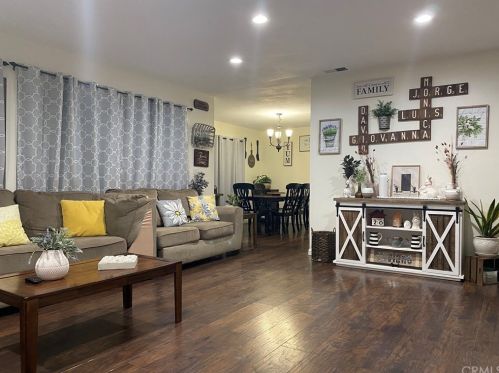 5896 Avenue Juan Bautista, Riverside CA  92509-6409 exterior