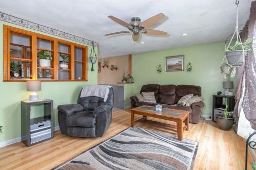 104 Longmeadow Ave, Warwick, RI 02889-4819