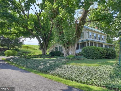 2621 Fishing Creek Valley Rd, Harrisburg, PA 17112-9258
