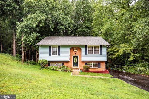 106 Galaxie Dr, Fredericksburg, VA 22407-1404