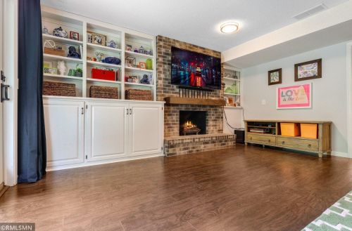 1357 Interlachen Dr, Saint Paul MN  55123-2159 exterior