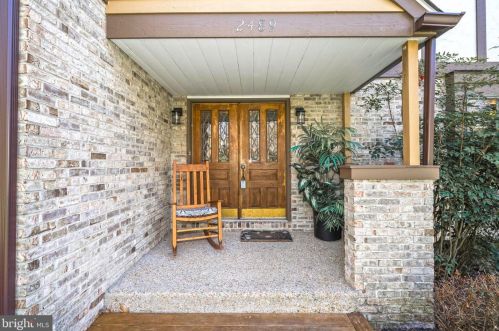 2489 Tree House Dr, Woodbridge, VA 22192-1316