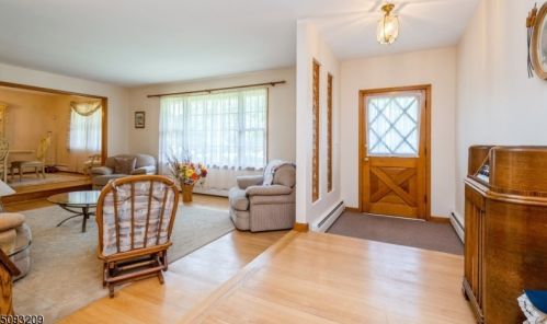 618 Pennlyn Pl, Bridgewater, NJ 08807-1632