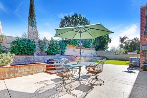 2548 Hawk St, Simi Valley CA 93065-2365 exterior