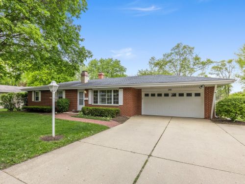 541 Lincolnshire Dr, Sycamore, IL 60178-2314