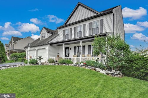 7 Tyler Dr, Ephrata, PA 17522-1239