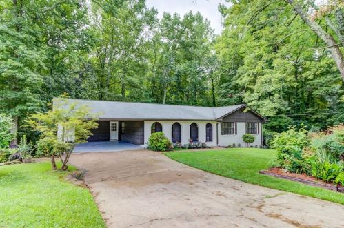 2438 Thrasher Rd, Buford, GA 30519-4344