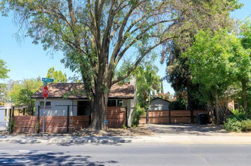 2106 Sherwood Ave, Modesto, CA 95350-3152