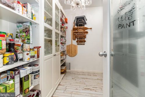 691 Royal View Dr, Lancaster PA  17601-2874 exterior