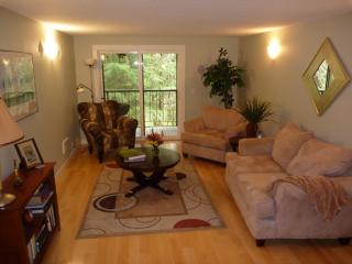 359 Hunington Ave, Eugene OR  97405-4076 exterior