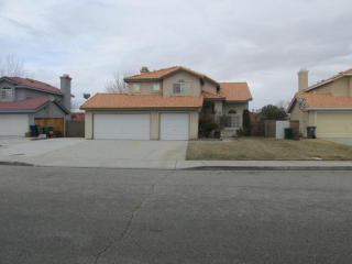 1139 Prominente Dr, Lancaster, CA 93535-5062