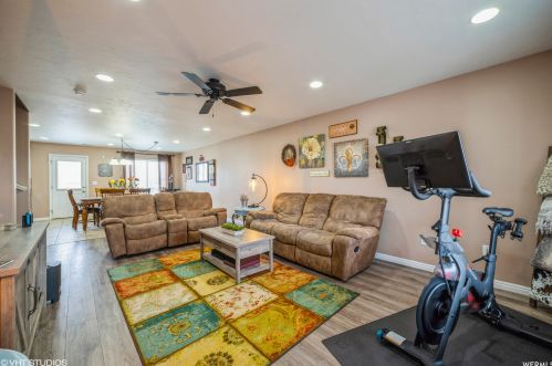 7617 4770, Taylorsville UT 84084-5508 exterior