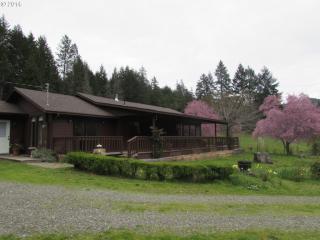 4159 Reuben Rd, Glendale, OR 97442-3721