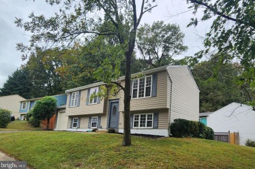 8406 Great Lake Ln, Springfield VA  22153-4004 exterior