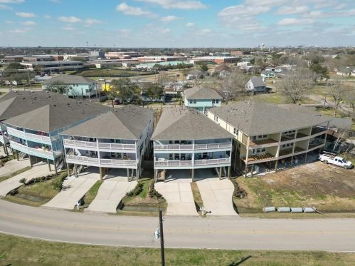 721 Bayshore, Morgans Point TX 77571 exterior