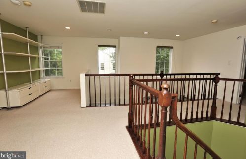 24 Dorset Ct, Princeton NJ  08540-7054 exterior