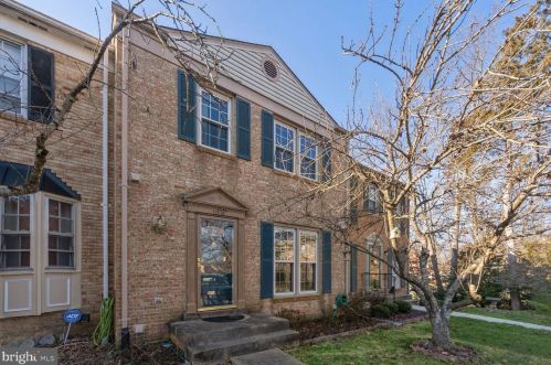 11378 Cromwell Ct, Woodbridge VA  22192-1118 exterior