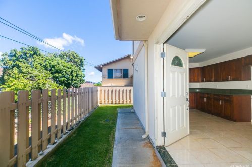 1009 13th Ave, Honolulu HI  96816-3835 exterior