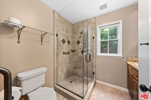 1347 San Luis Rey Dr, Glendale CA  91208-1961 exterior