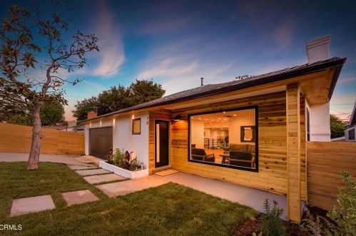 70 Altadena Dr, Altadena, CA 91001-5103