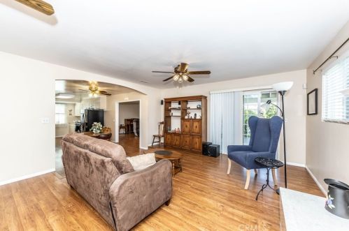 1935 Random Dr, Anaheim CA  92804-3539 exterior