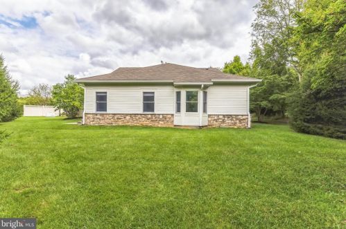 9 Empress Ct, Princeton, NJ 08540-5065