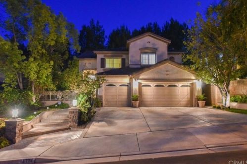 8774 Banner Rdg Dr, Anaheim CA  92808-1665 exterior